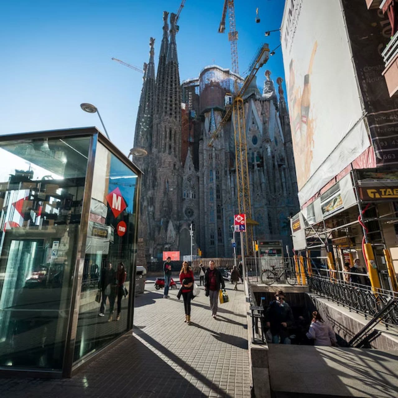 Hola Barcelona Public Transport Card - image 4