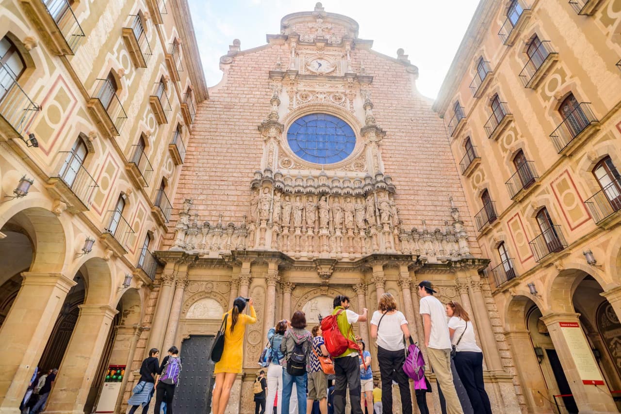 Montserrat, Girona, and Costa Brava Tour from Barcelona - image 8
