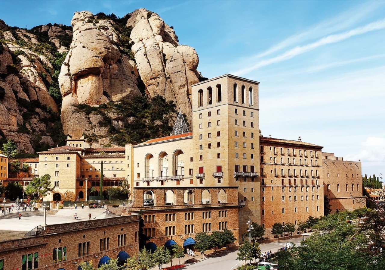 Montserrat, Girona, and Costa Brava Tour from Barcelona - image 4