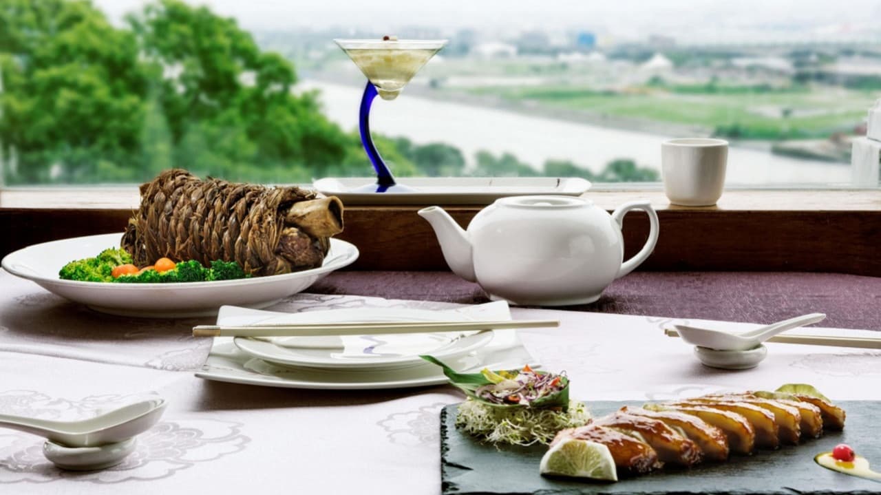 Golden Dragon Restaurant at The Grand Hotel - Taste authentic Cantonese cuisine - image 4