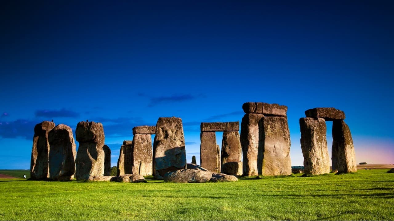 Windsor Castle, Stonehenge and Bath Tour with Lunch in Lacock - image 7