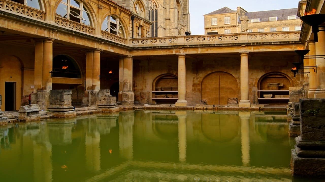 Windsor Castle, Stonehenge and Bath Tour with Lunch in Lacock - image 8