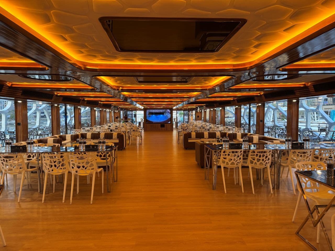 Lotus Royale Mega Yacht - Dinner Cruise - image 2