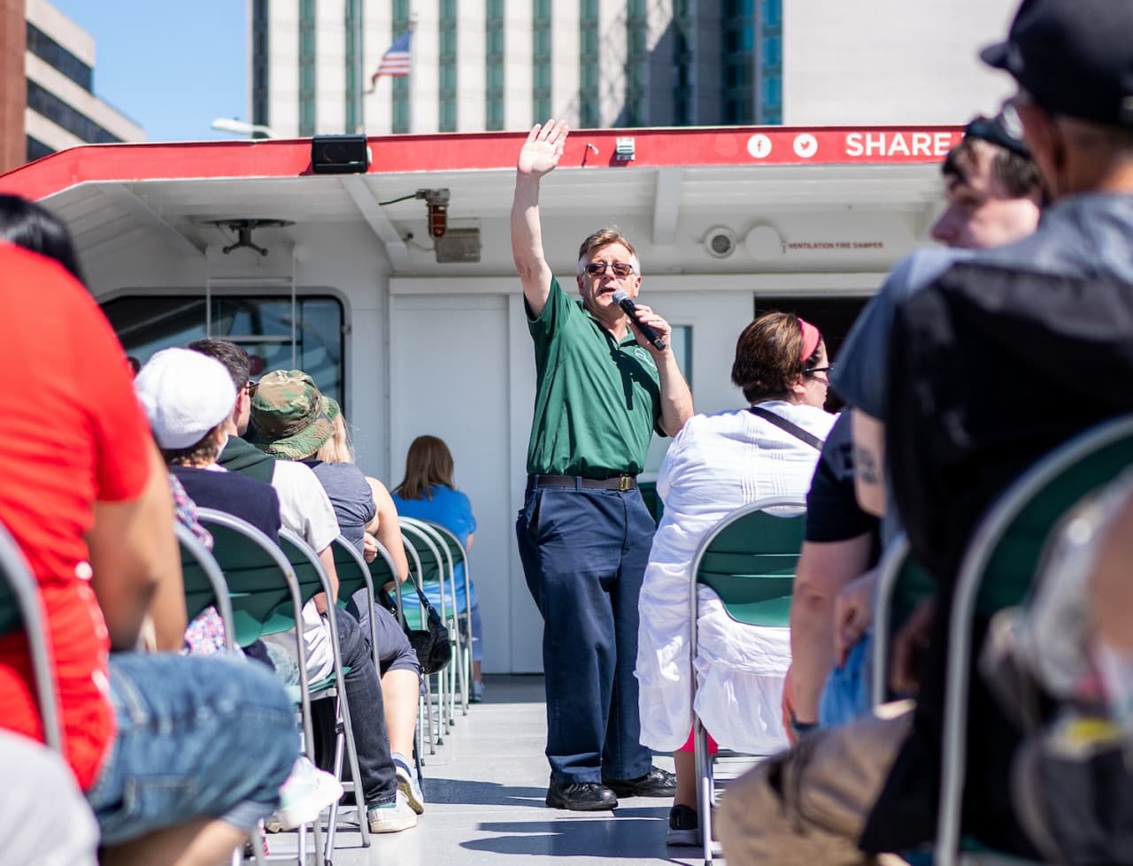 Circle Line "Best of NYC" Sightseeing Cruise (2.5 hours): Reserved Straight-to-Board Ticket - image 11
