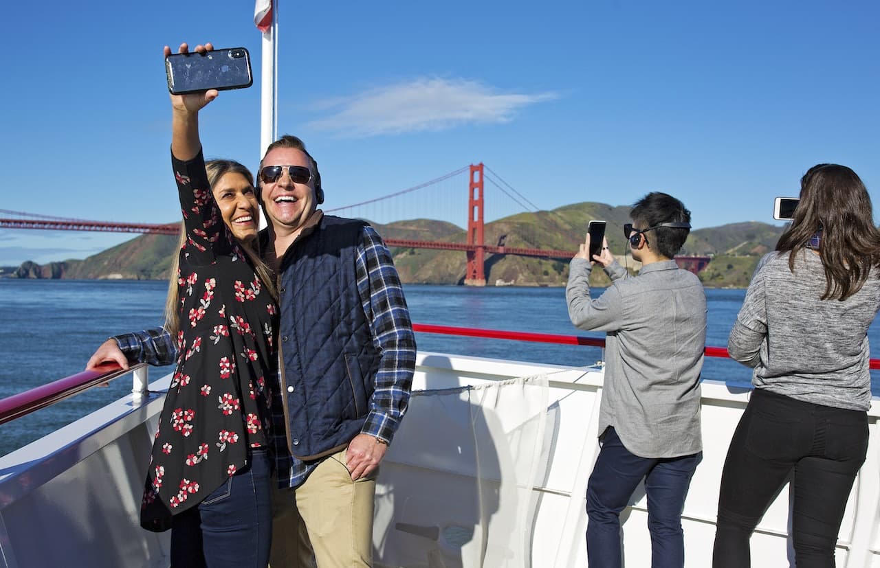 San Francisco Bay 1.5 Hour Bridge to Bridge Sightseeing Boat Cruise by Red and White Fleet - imagen 5