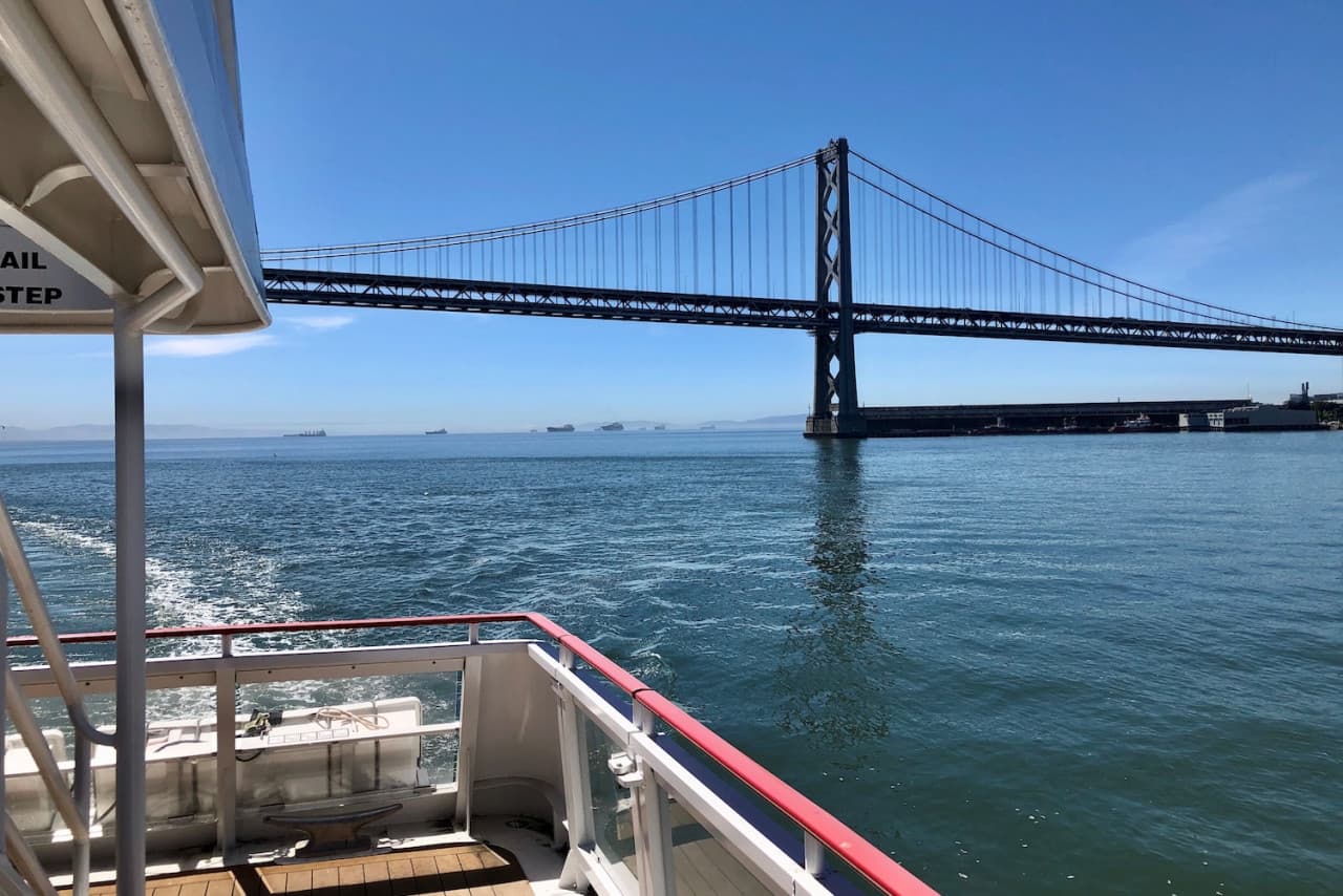 San Francisco Bay 1.5 Hour Bridge to Bridge Sightseeing Boat Cruise by Red and White Fleet - imagen 13