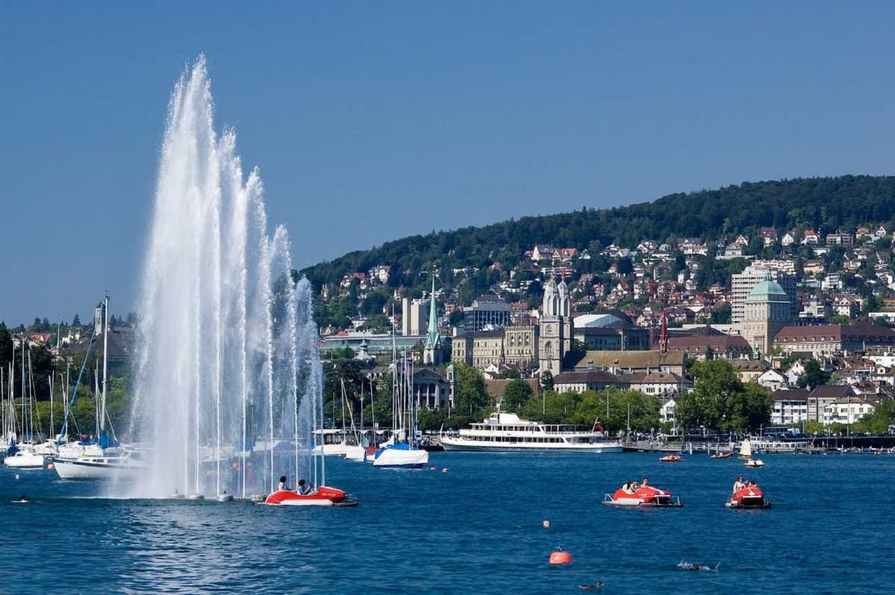 Zurich City Sightseeing Bus Tour with Lake Cruise - image 2