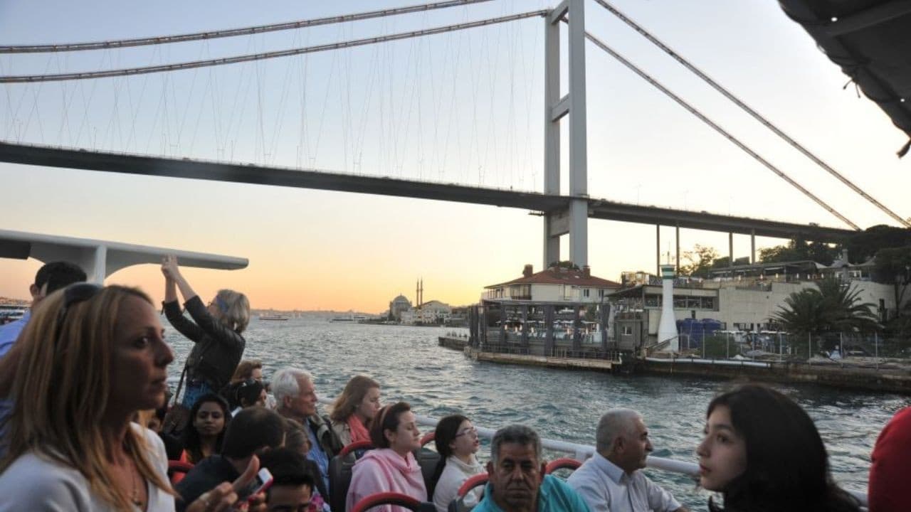 Golden Horn and Bosphorus Sightseeing Cruise with Audio Guide - image 4
