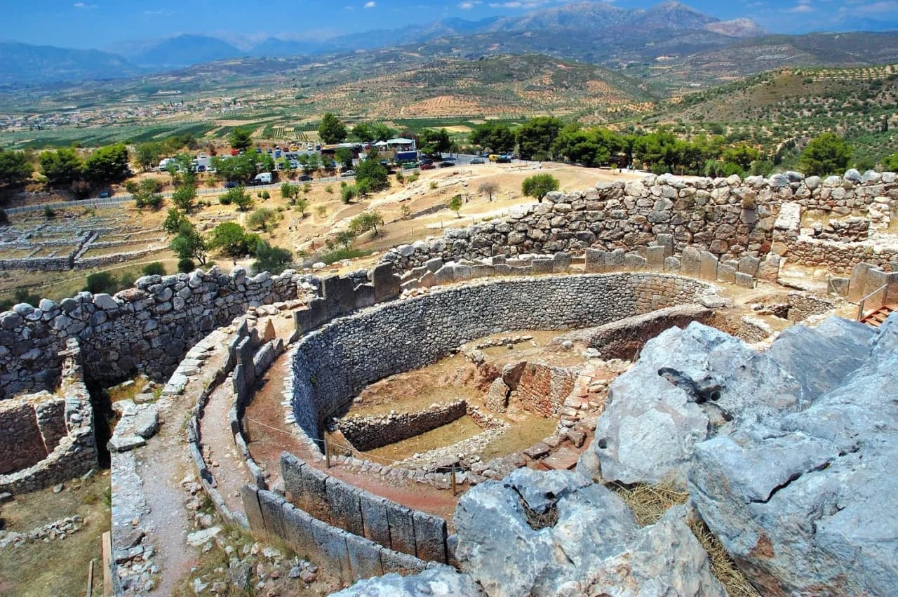 Mycenae Archaeological Site and Museum - image 2