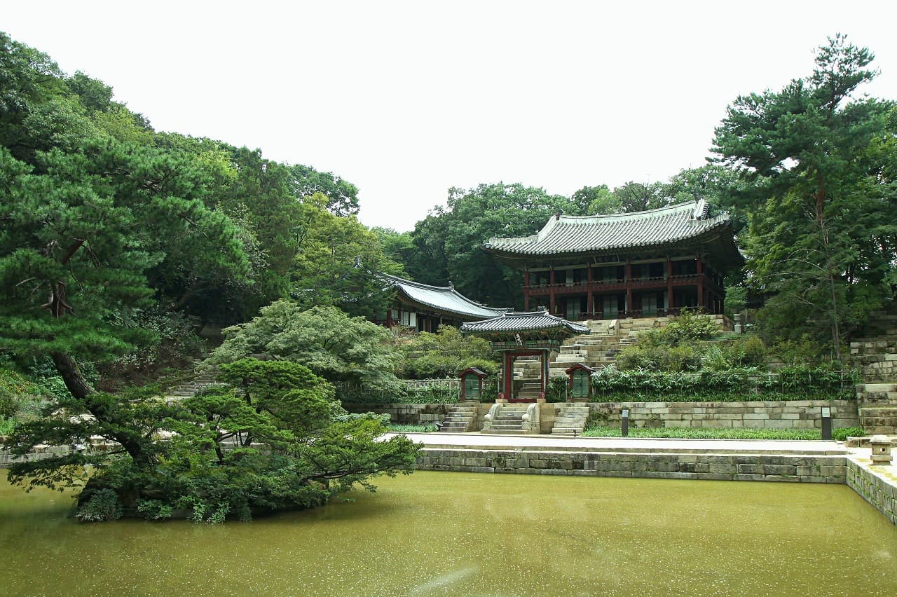 Dongdaemun Hop-on Hop-off Bus Tour by Yellow Balloon City Bus - image 6