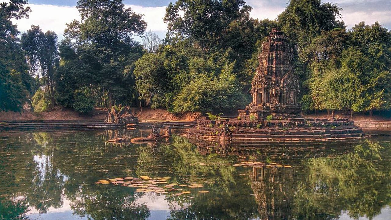 Kbal Spean Hiking Tour with Phnom Bakheng Sunset Experience - main image