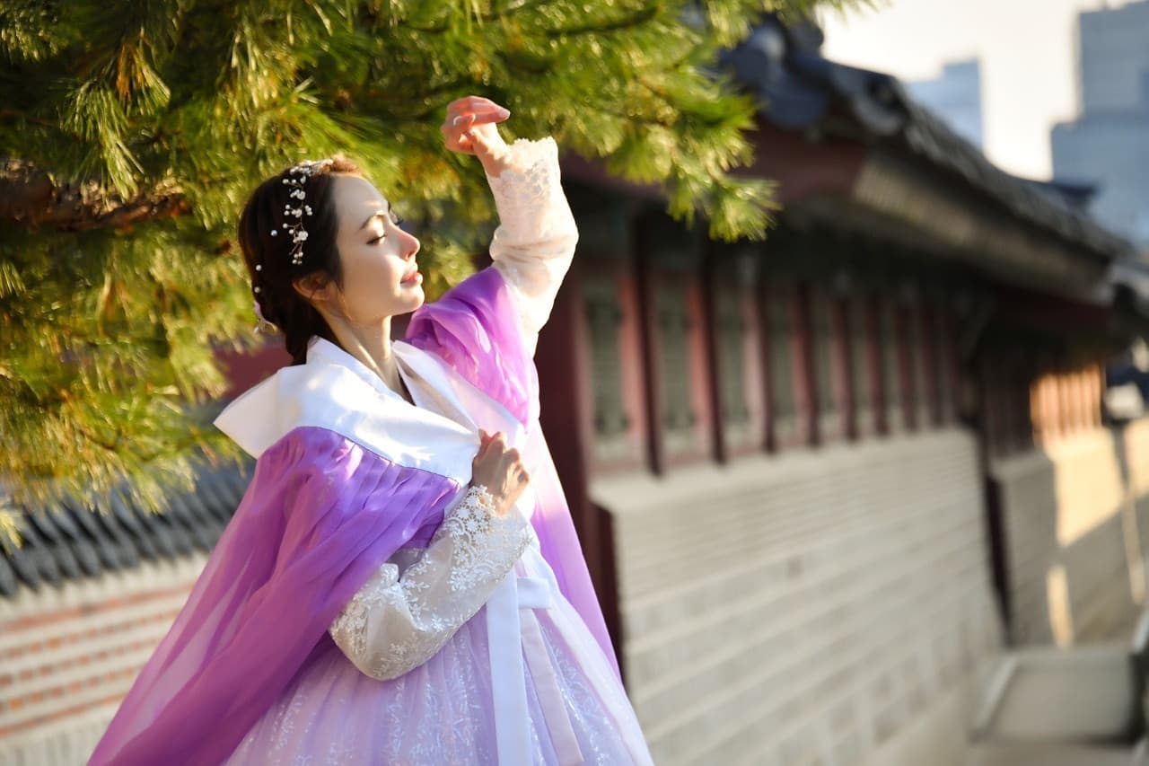 Hanbok Experience at Hanboknam Gyeongbokgung Store - image 5