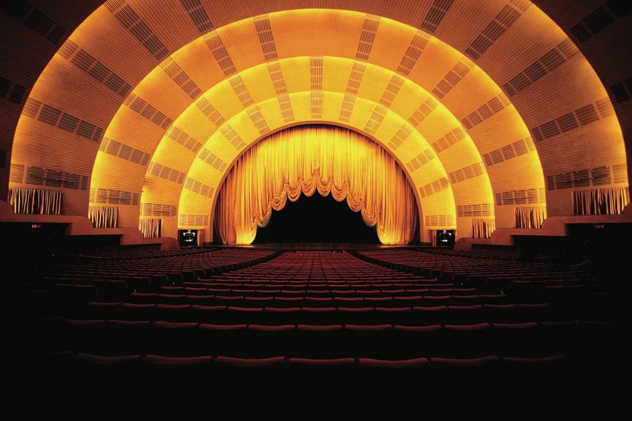 Radio City Music Hall Christmas Spectacular Show Starring the Rockettes Tickets - image 9
