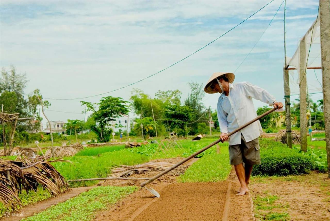 Thanh Toan Village Motorbike Tour with Cooking Class - imagen 2