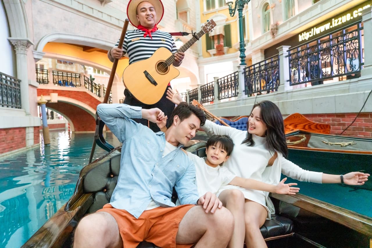 The Venetian Macao Gondola Ride - image 2