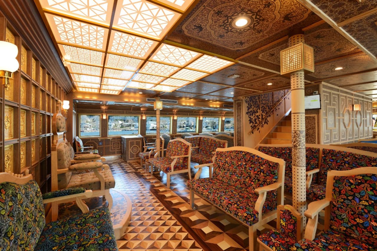 Hakone Sightseeing Cruise - image 8