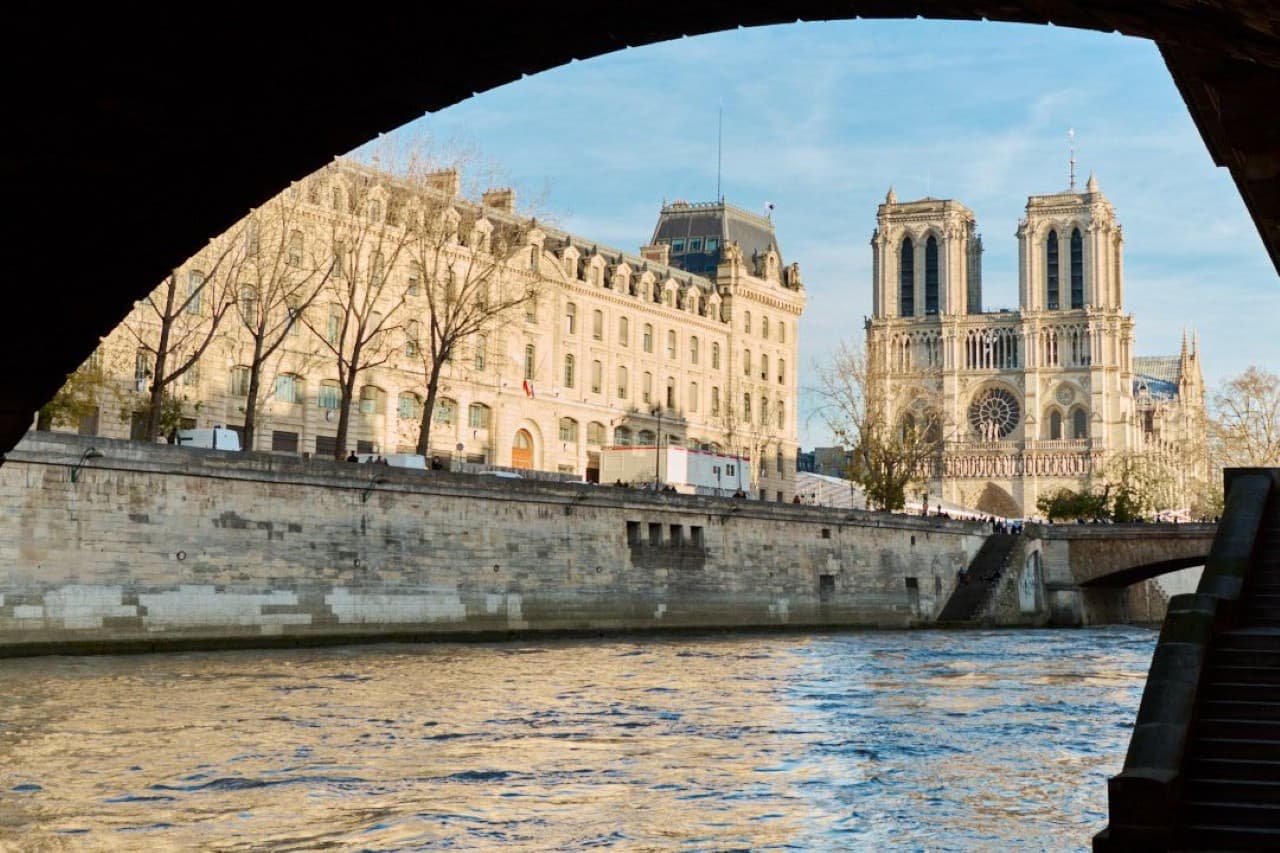 Notre Dame Cathedral Neighbourhood Guided Walking Tour - imagen principal