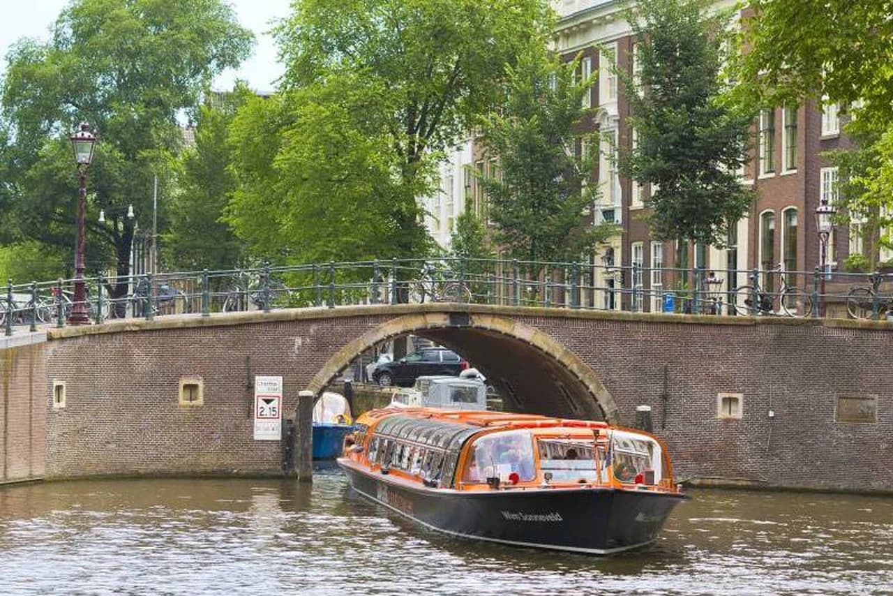 City Sightseeing Amsterdam Hop-on Hop-off Boat Tour - imagen 2