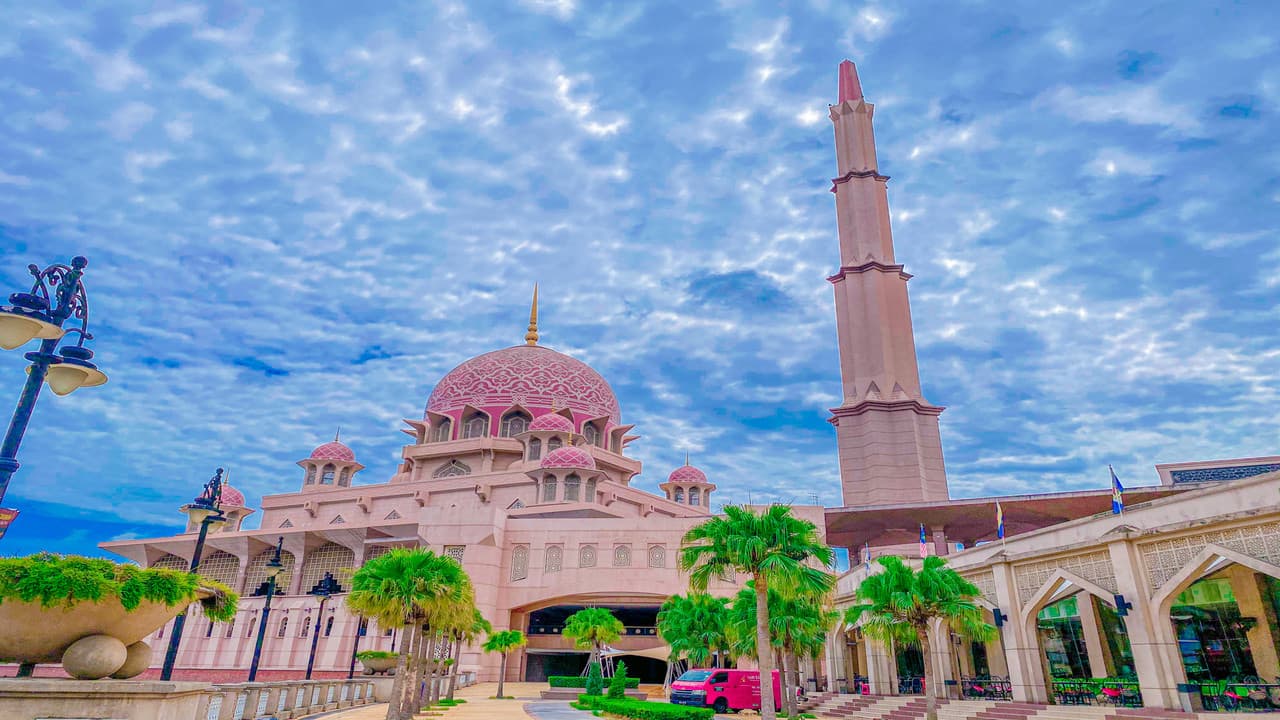 Putrajaya River Cruise and City Tour from Kuala Lumpur - image 2
