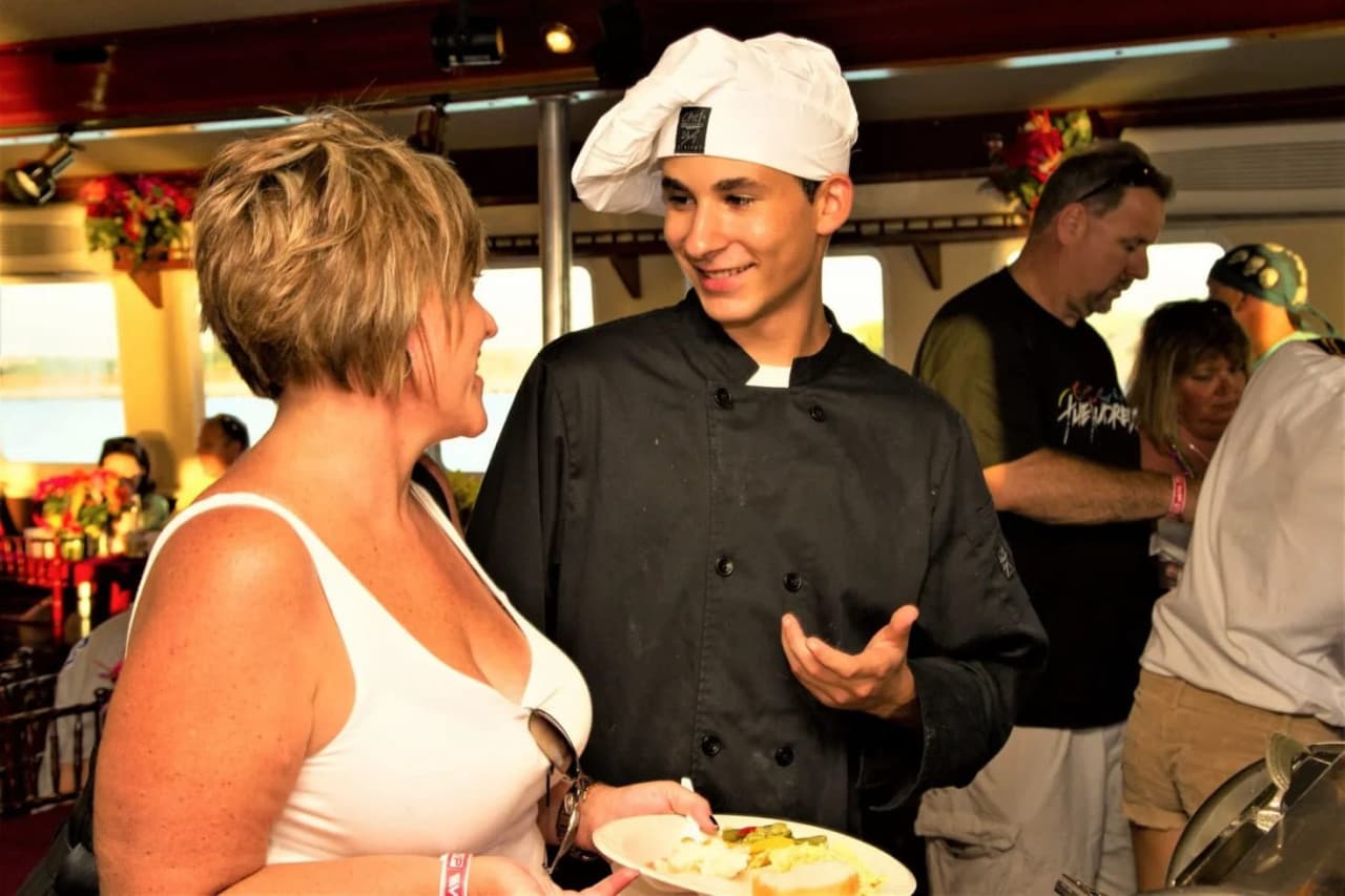 Key West Sunset Buffet Dinner Cruise with Open Bar and Live Music - image 5