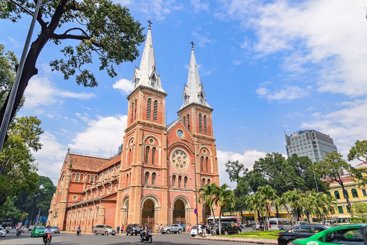 Ho Chi Minh Half-Day City Tour: Independence Palace, Notre Dame Cathedral, Thien Hau Pagoda - image 8