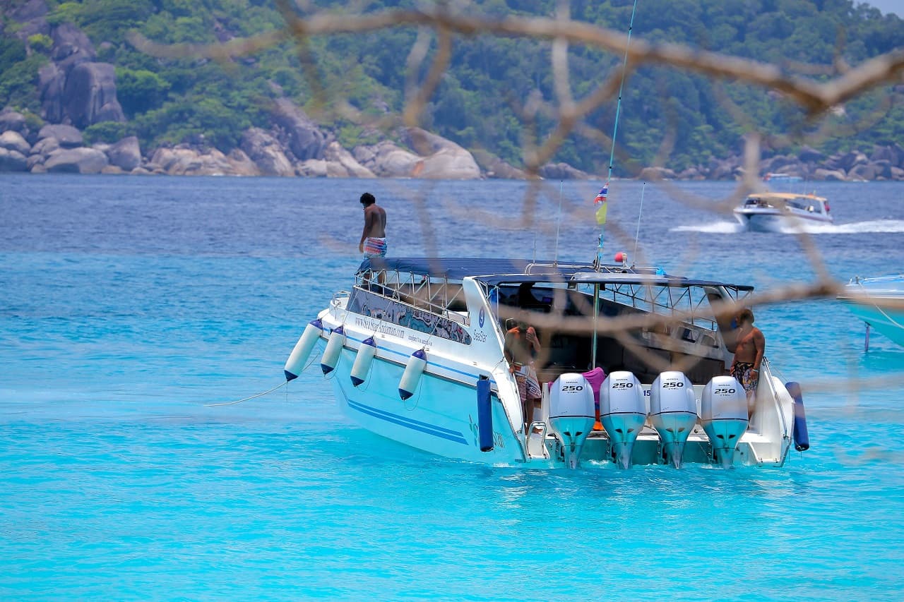Raya Noi, Raya Yai, and Maiton Island Snorkelling Tour from Phuket - image 16