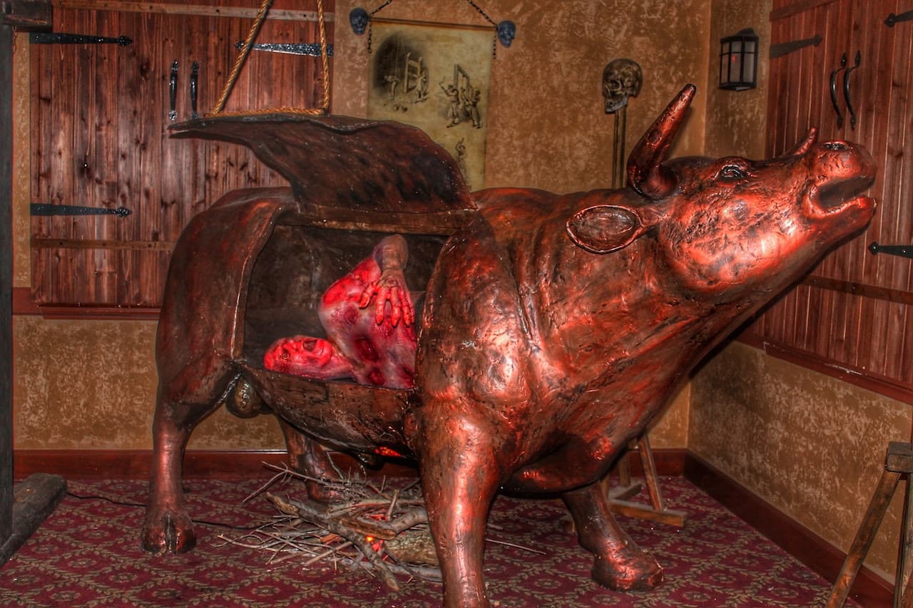 Medieval Torture Museum with Ghost Hunting Experience - image 3