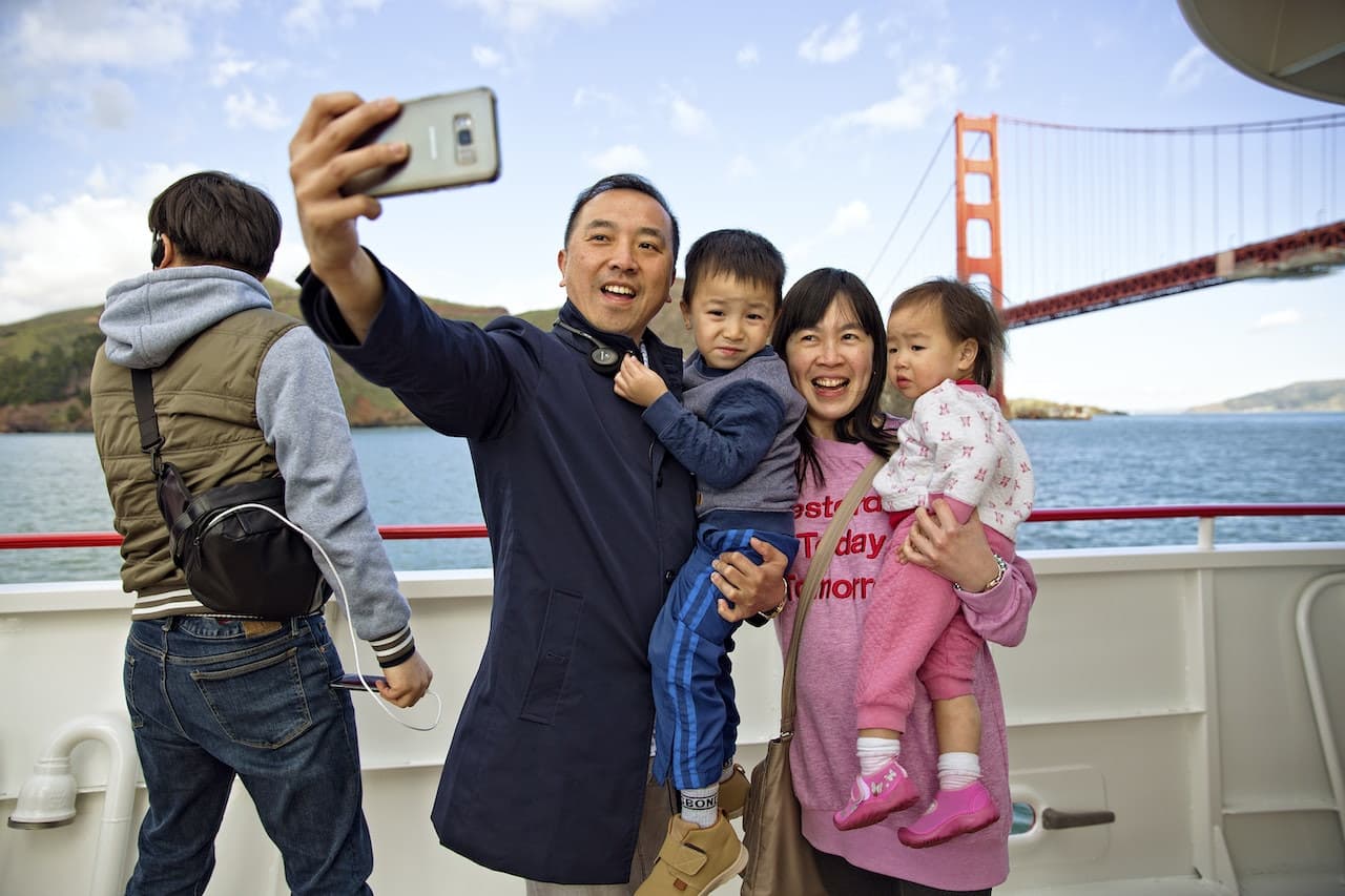 San Francisco Bay 1.5 Hour Bridge to Bridge Sightseeing Boat Cruise by Red and White Fleet - imagen 4
