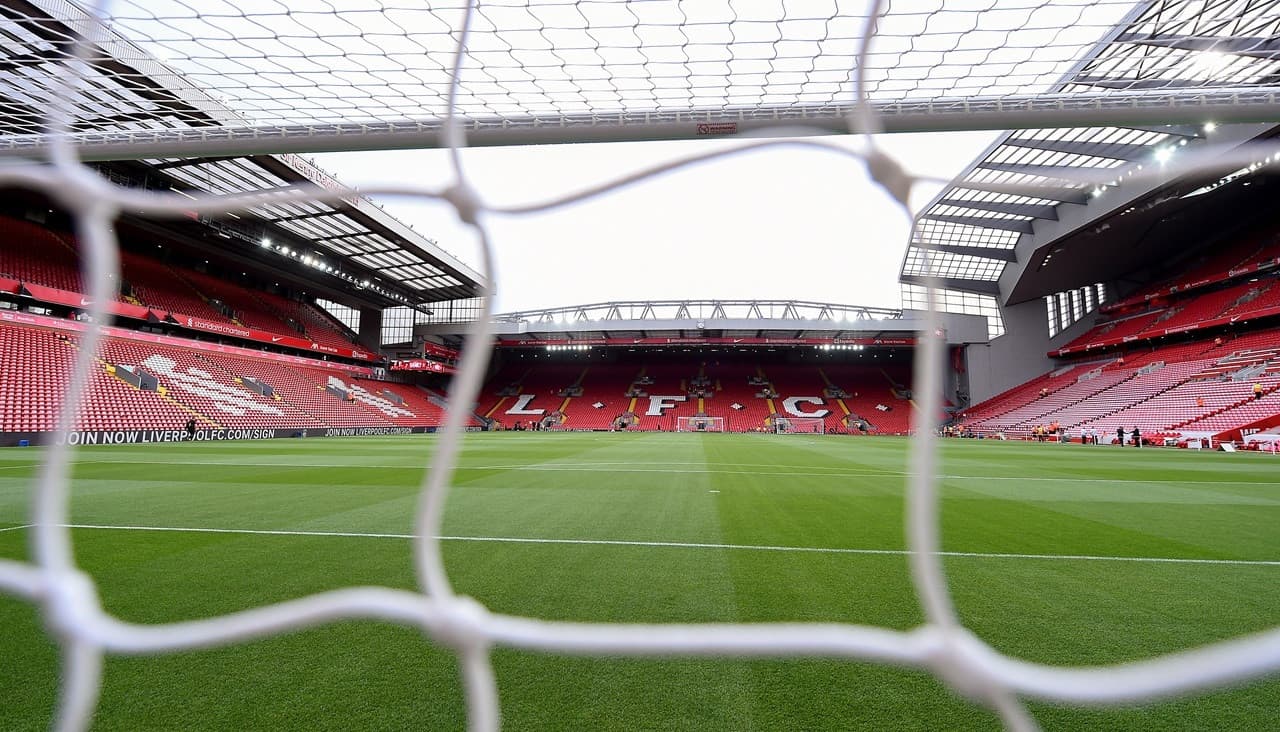 Entrada para partido de la Premier League del Liverpool FC en el estadio Anfield - imagen 13