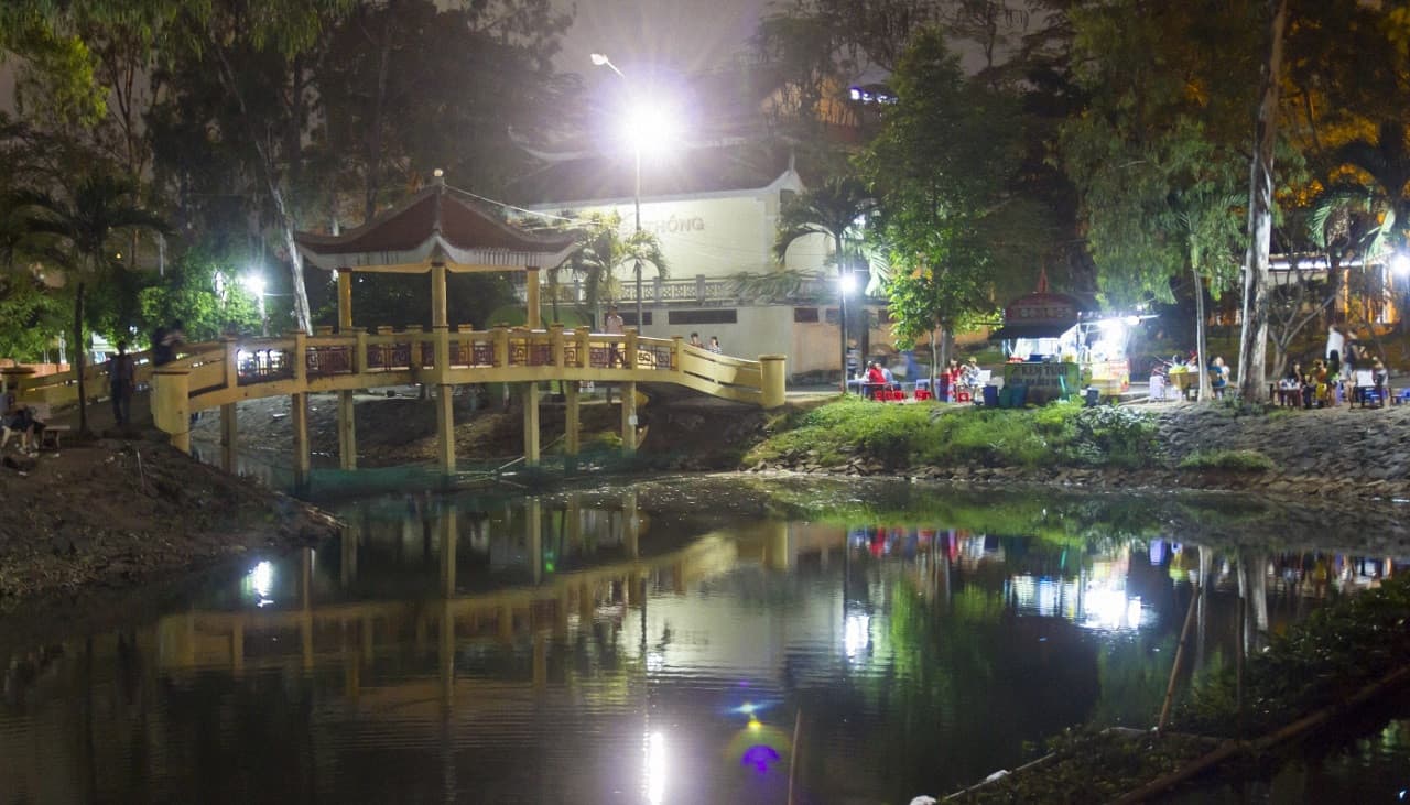 Ho Chi Minh City Night Food Tour by Motorbike - image 5