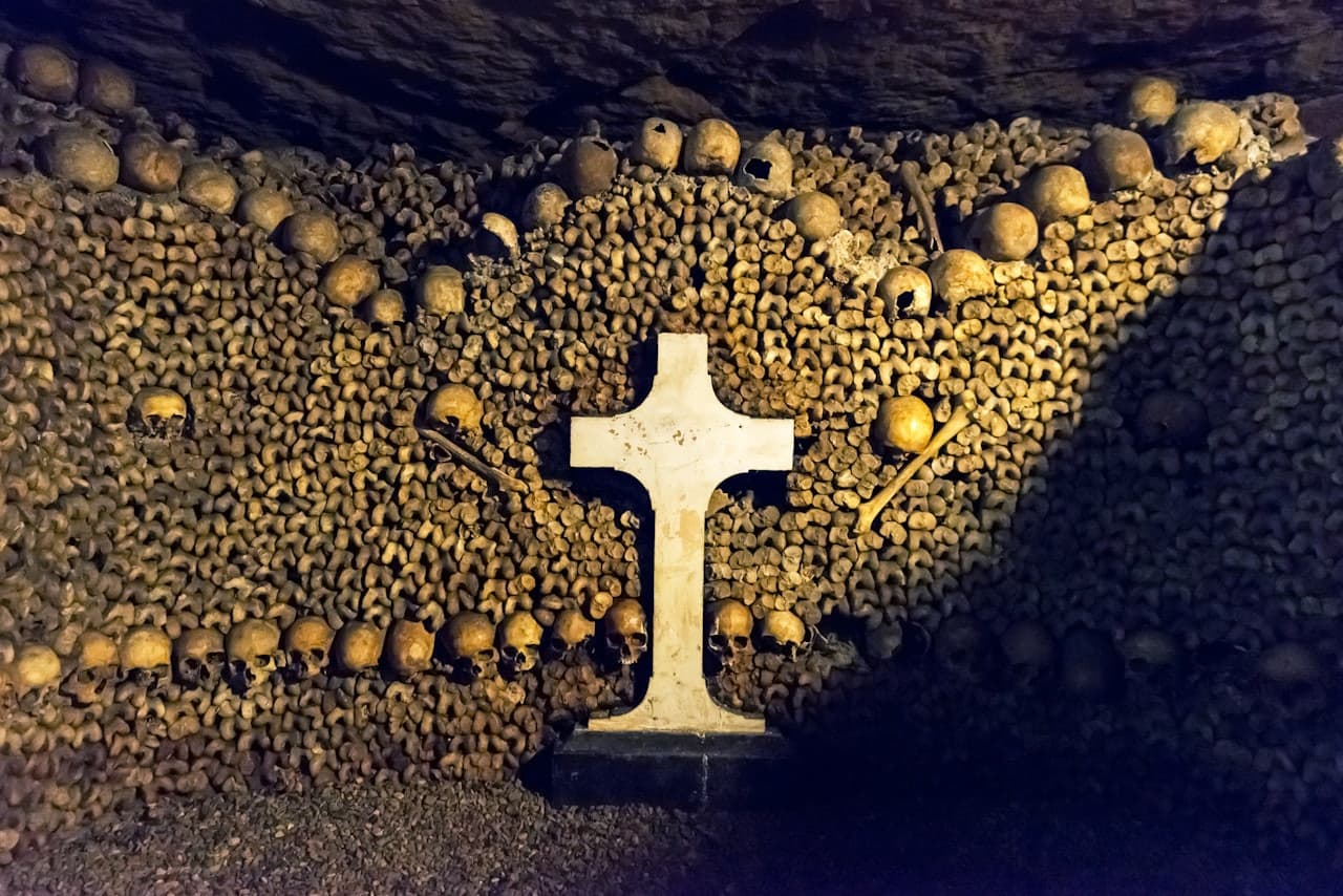 The Paris Catacombs - Skip-the-line with Audio Guide - image 2