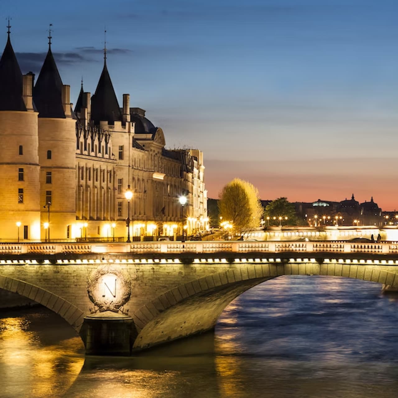 Conciergerie: Priority Entrance - image 2