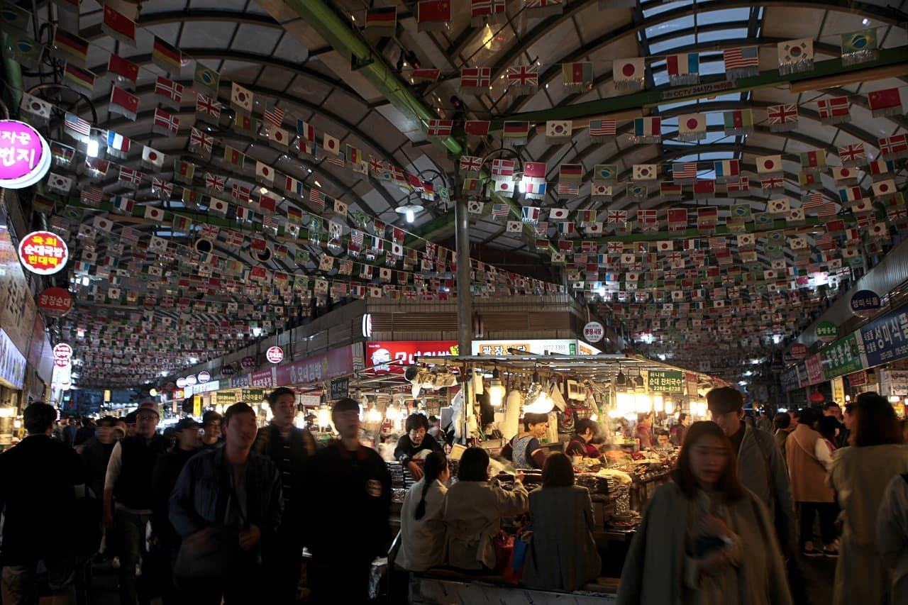 Dongdaemun Hop-on Hop-off Bus Tour by Yellow Balloon City Bus - image 8