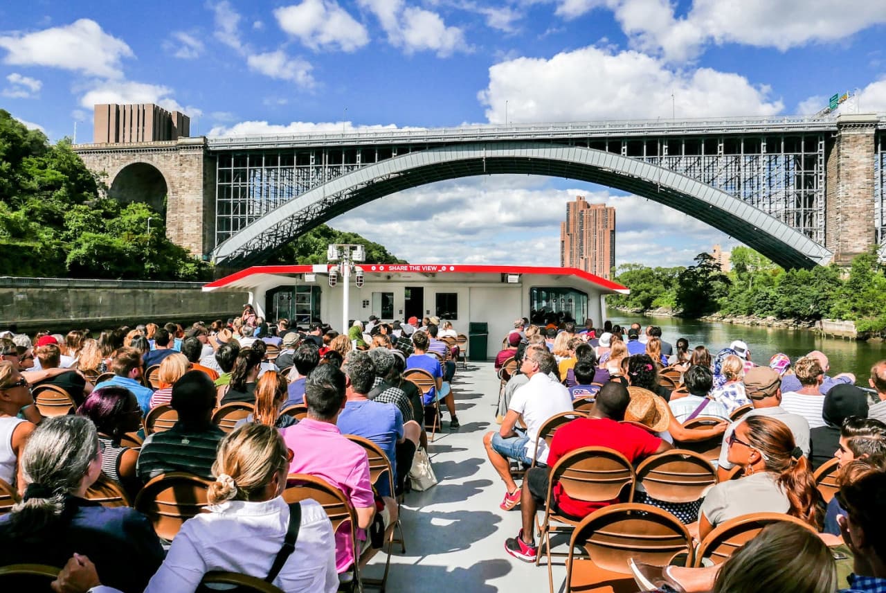 Circle Line "Best of NYC" Sightseeing Cruise (2.5 hours): Reserved Straight-to-Board Ticket - image 3
