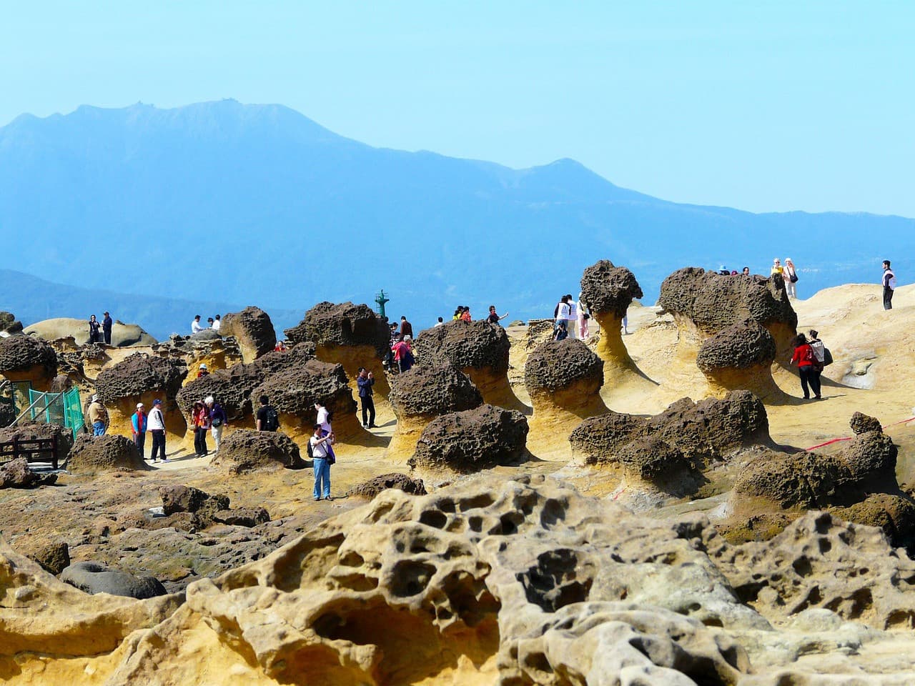 Yehliu, Jiufen, and Shifen Full-Day Tour from Taipei with Taiwanese Pastry Making - image 4