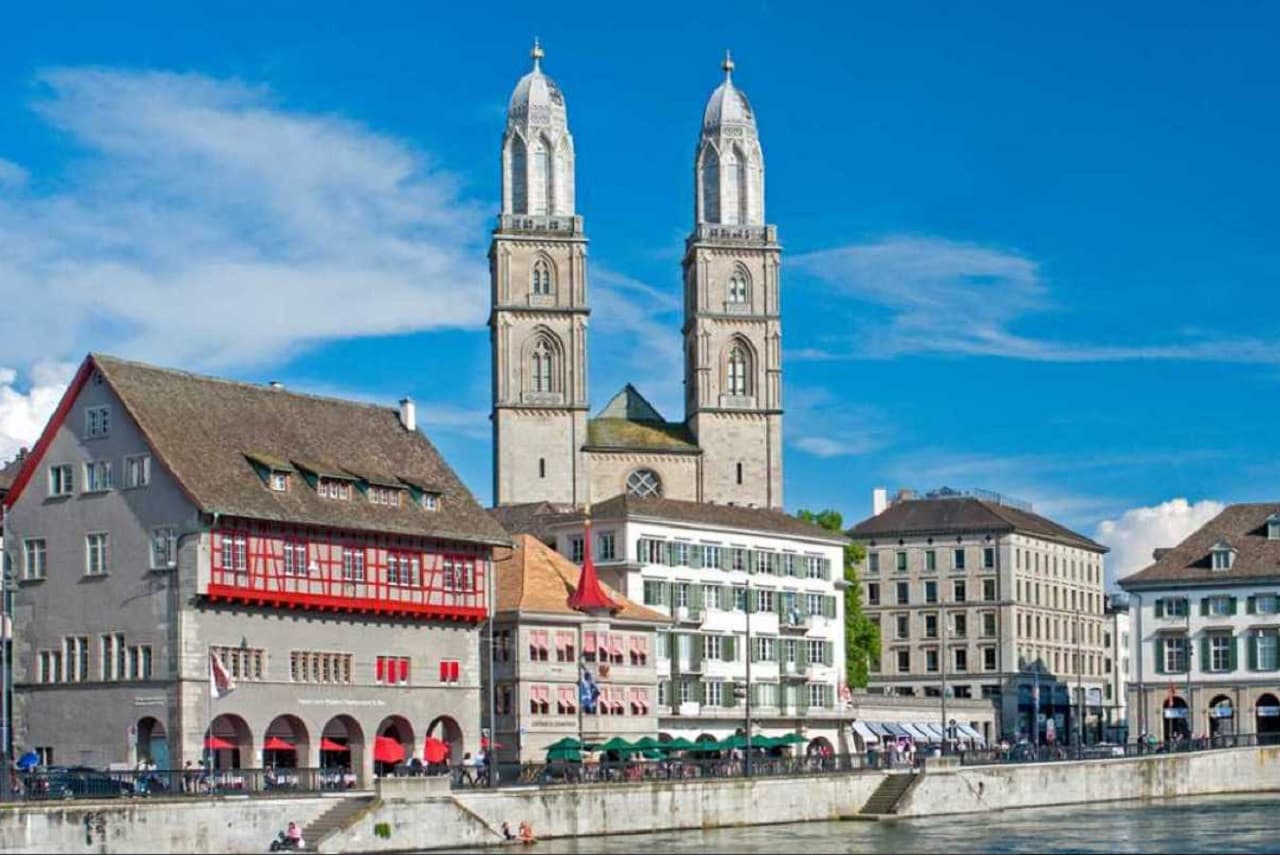 Zurich Sightseeing Bus Tour with Guided Old Town Walk - main image