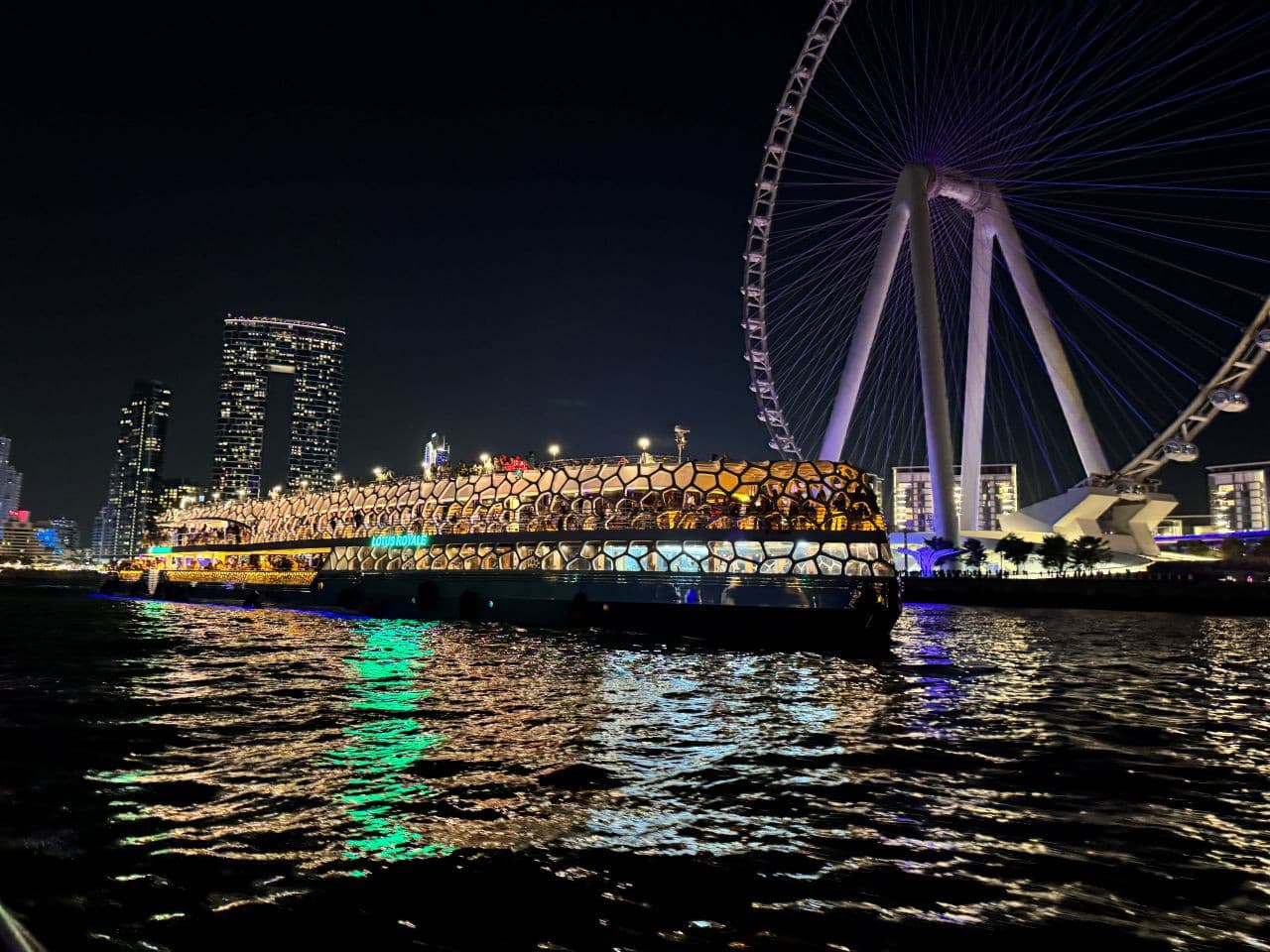 Lotus Royale Mega Yacht - Dinner Cruise - image 4