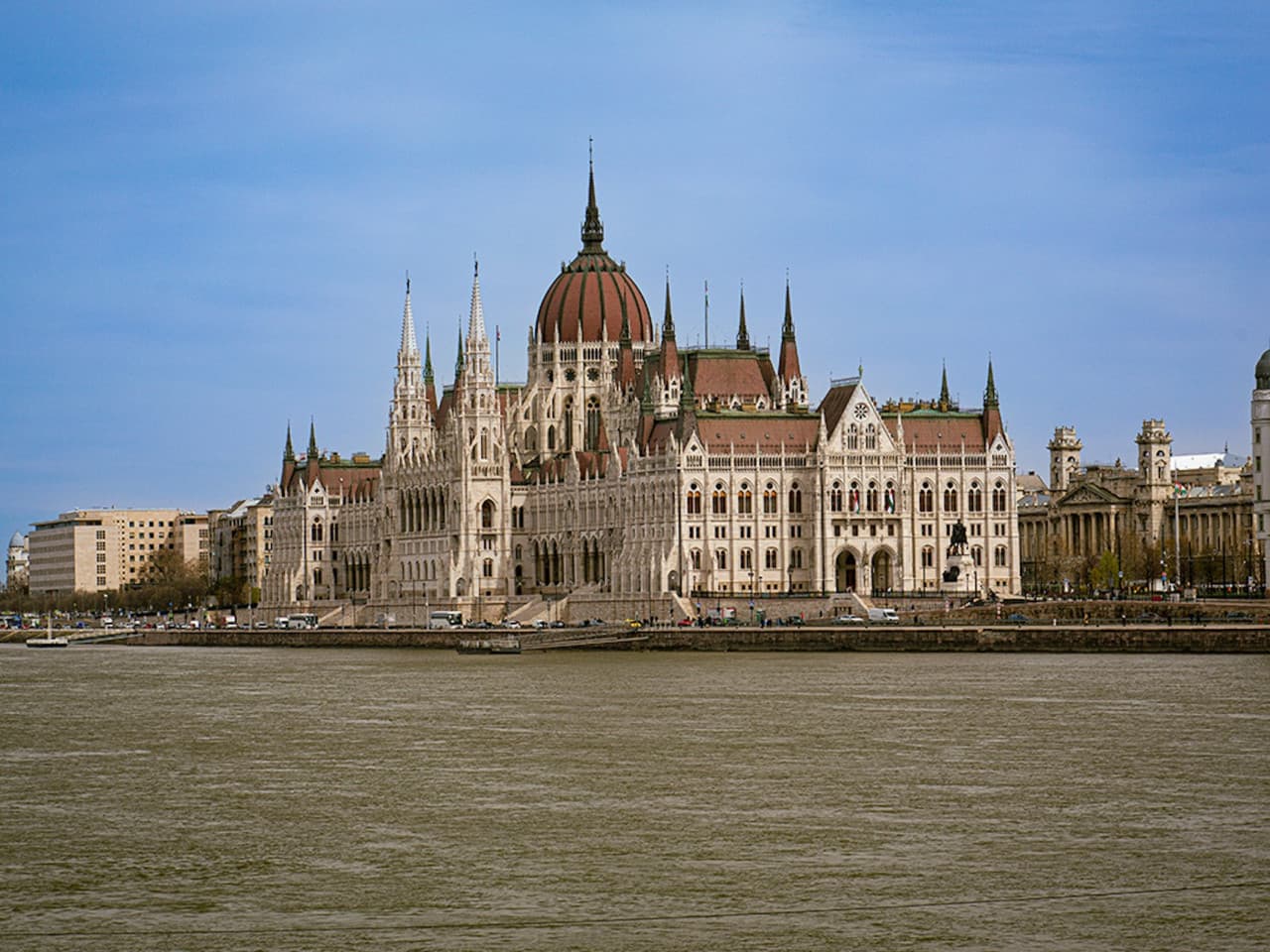 Budapest Parliament Panorama Sightseeing Cruise from Buda - image 4