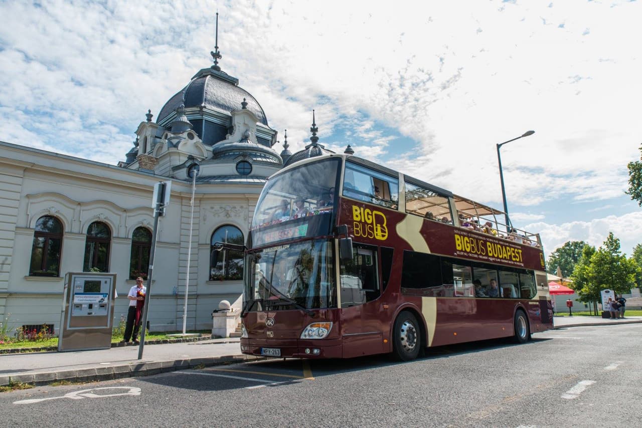 Big Bus Budapest Hop-on Hop-off Bus Tour - image 10