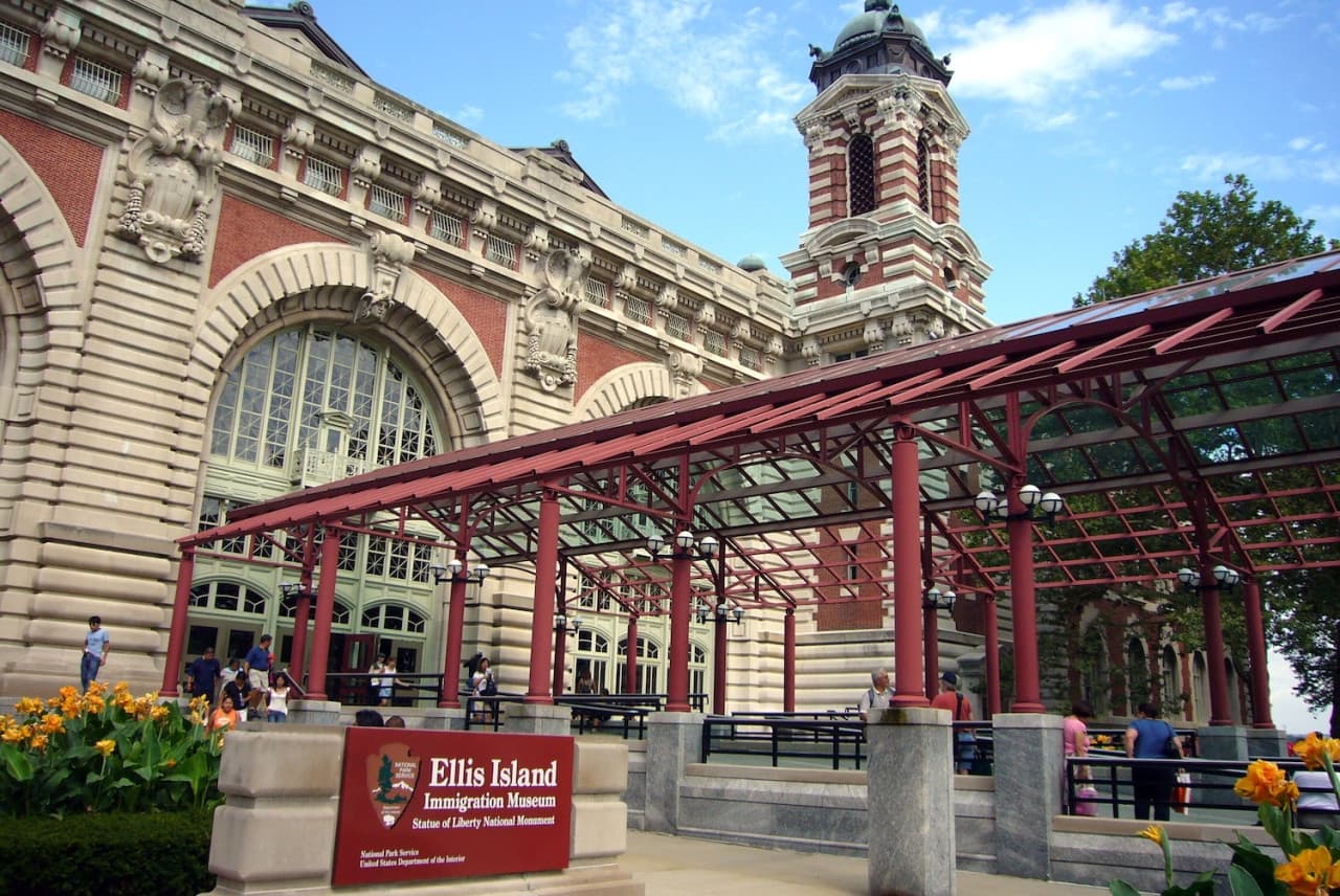 Official Statue of Liberty & Ellis Island Admission Ticket + Roundtrip Ferry by Statue City Cruises - image 9