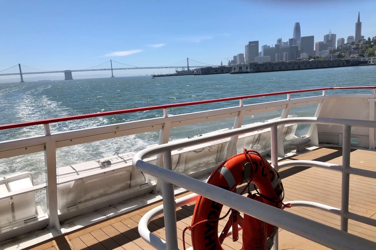 San Francisco Bay 1.5 Hour Bridge to Bridge Sightseeing Boat Cruise by Red and White Fleet - imagen 15