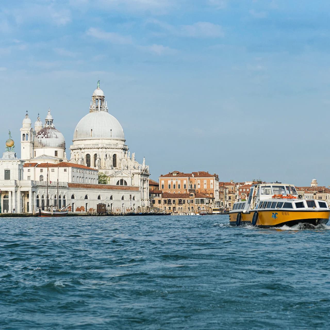 Traslados en waterbus Alilaguna entre el aeropuerto Marco Polo de Venecia y la ciudad - imagen 4