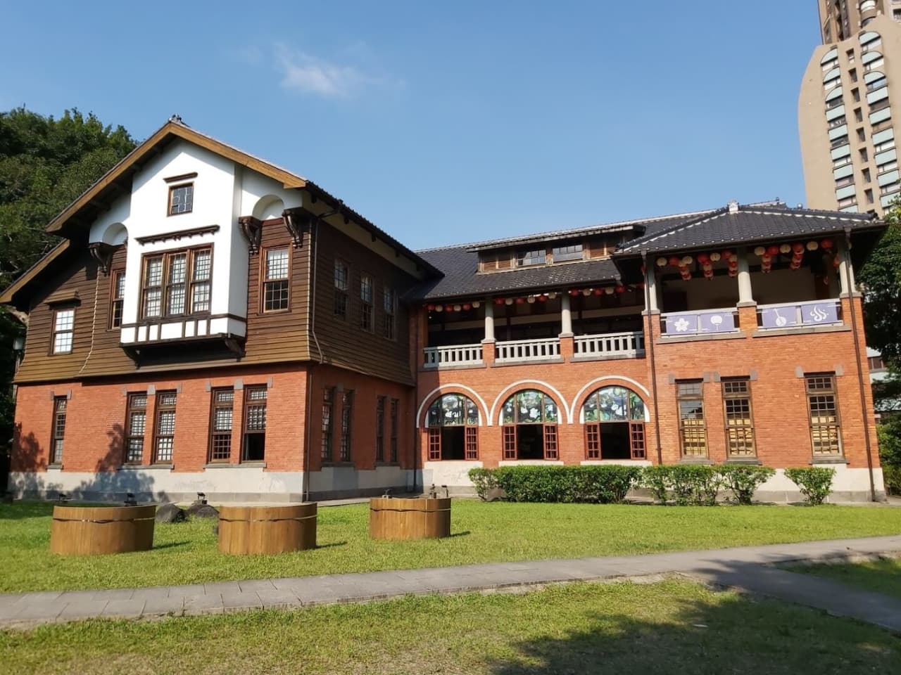 Yangmingshan National Park and Beitou Hot Spring Full-Day Tour from Taipei - image 7