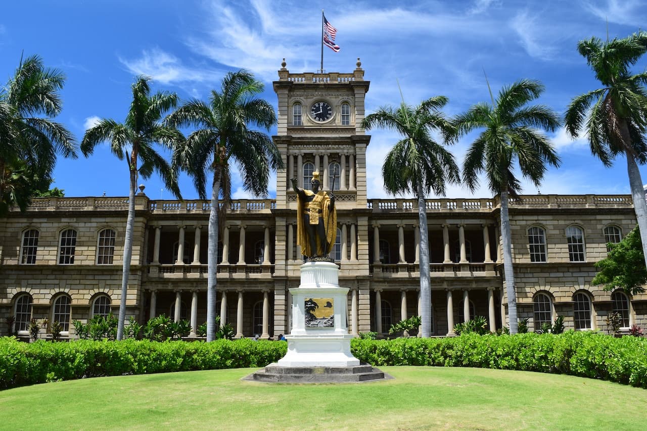 Waikiki Trolley Hop-on Hop-off Bus Tour - image 3