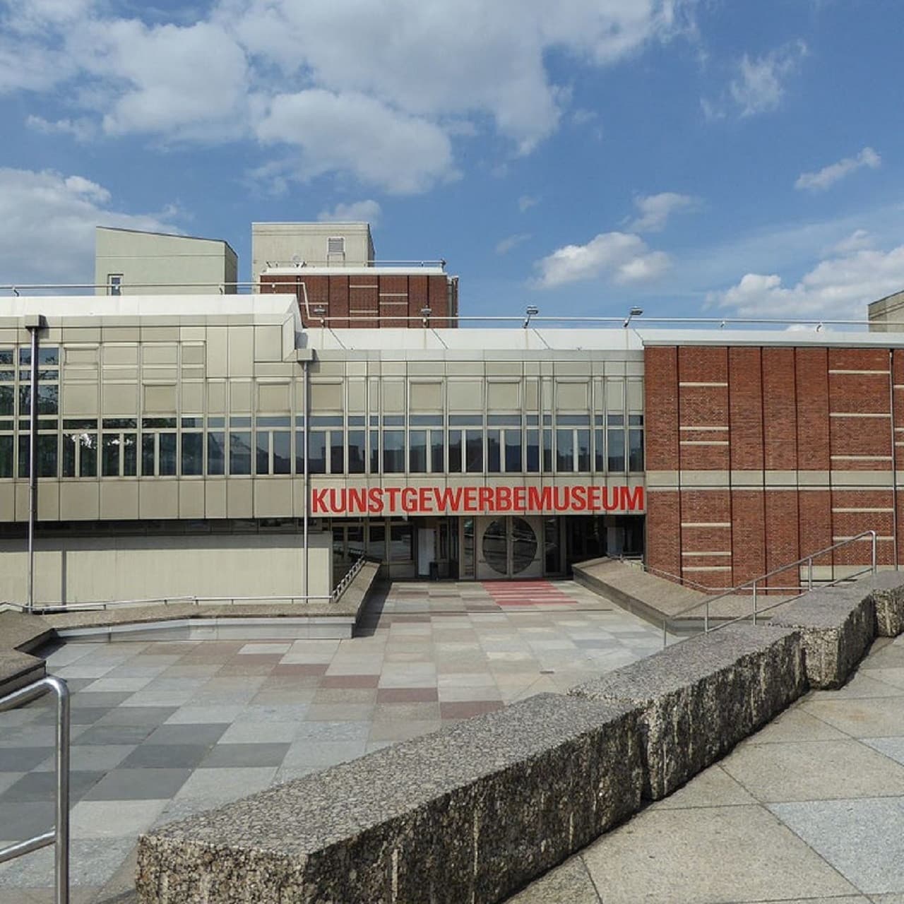 Museum of Decorative Arts (Kunstgewerbemuseum): Skip The Line - image 4