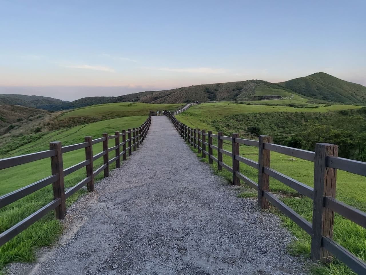 Yangmingshan National Park and Beitou Hot Spring Full-Day Tour from Taipei - imagen 2