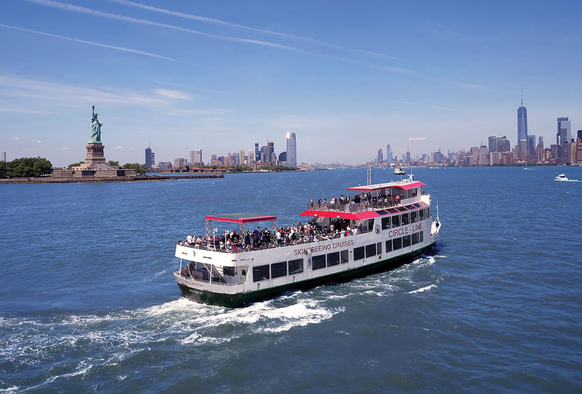 Circle Line "NYC Landmarks" Sightseeing Cruise (1.5 hours): Reserved Straight-to-Board Ticket - image 10