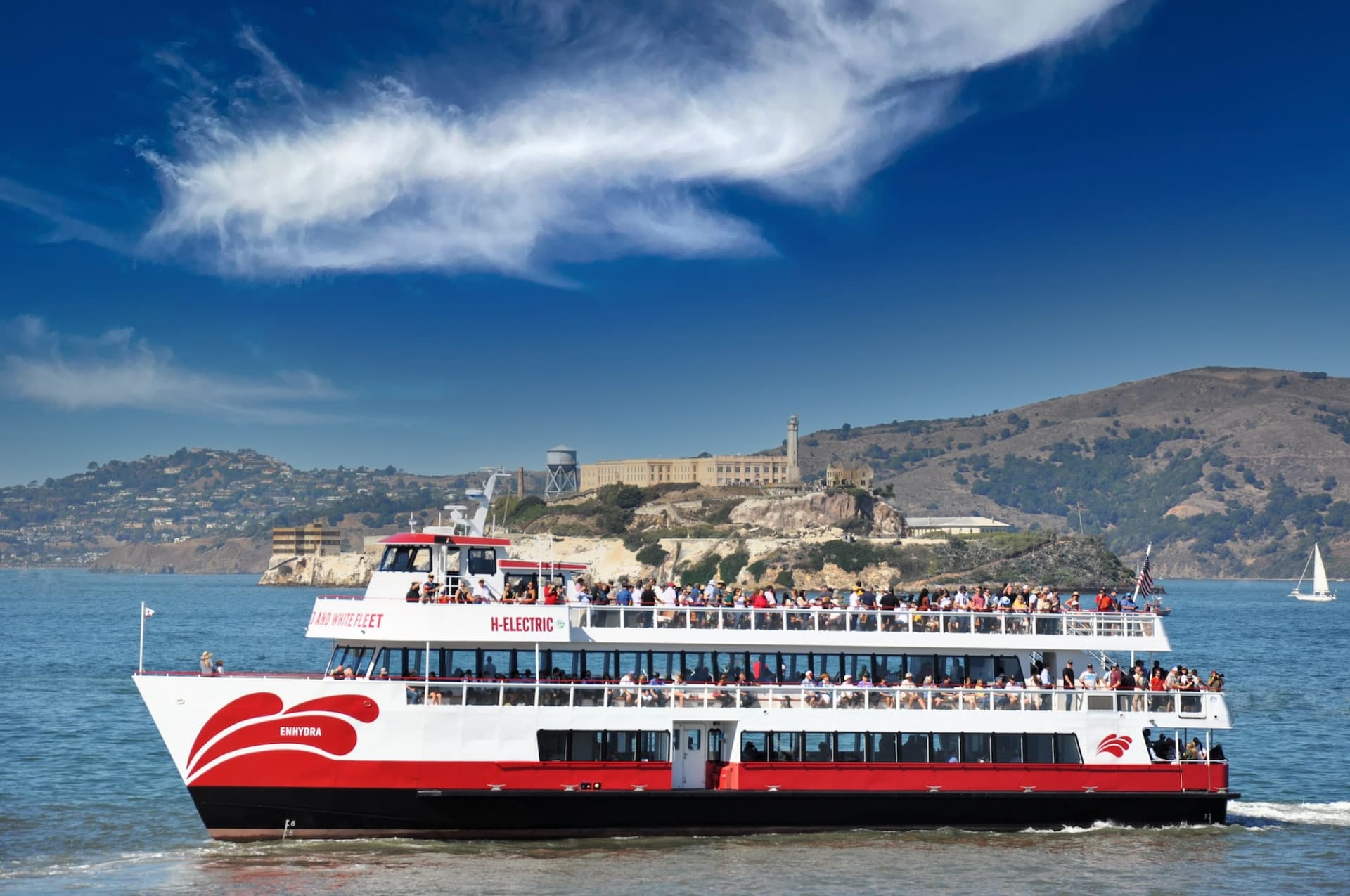 San Francisco Bay 1.5 Hour Bridge to Bridge Sightseeing Boat Cruise by Red and White Fleet - main image