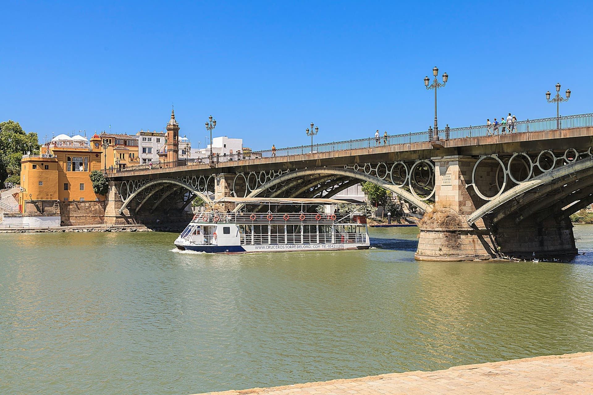 Seville: Sightseeing Cruise from Torre Del Oro - image 4