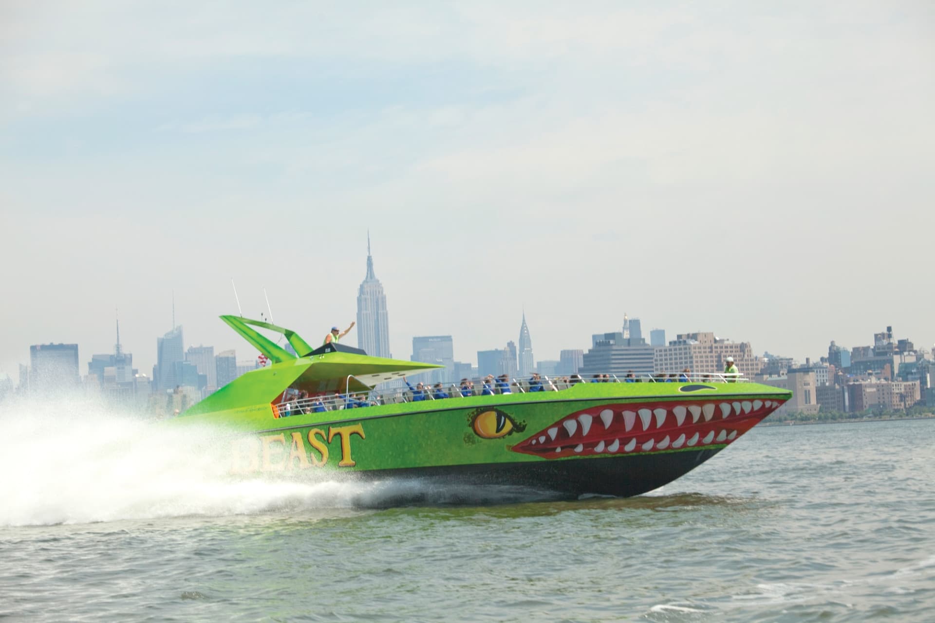 The Beast Speedboat Ride to Statue of Liberty by Circle Line: Reserved Straight-to-Board Ticket - image 8